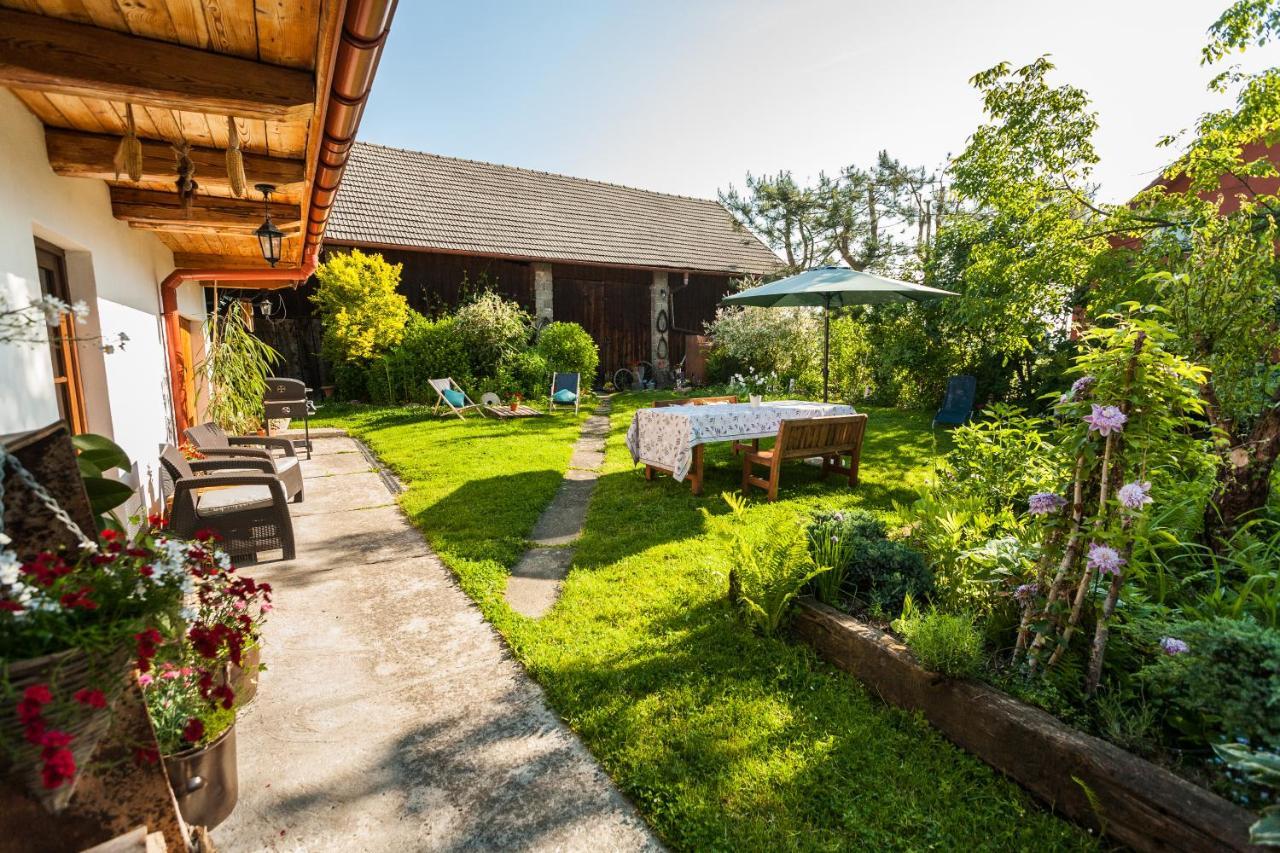 Villa Dom Pod Orzechem Łapczyce Exterior foto